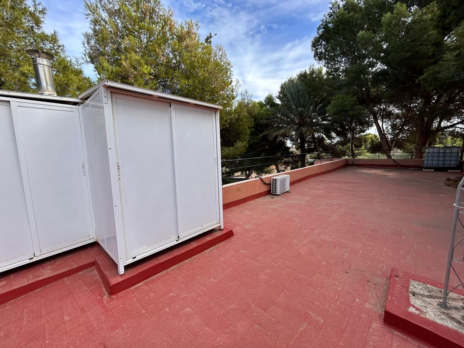 6 Zimmer Villa zu verkaufen in Torrevieja mit Pool Garage - 690.000 € (Ref: 8806709)