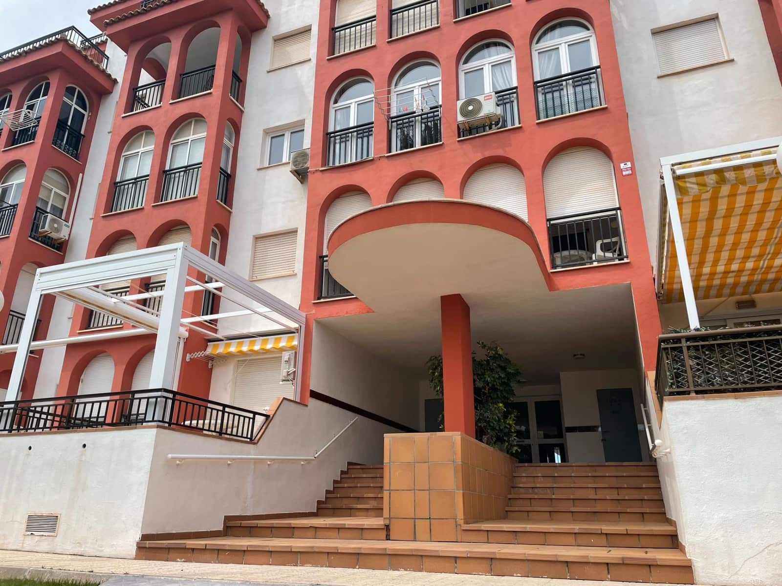 1 sypialnia Mieszkanie na sprzedaż w Torrevieja z basenem - 139 900 € (Ref: 8934608)