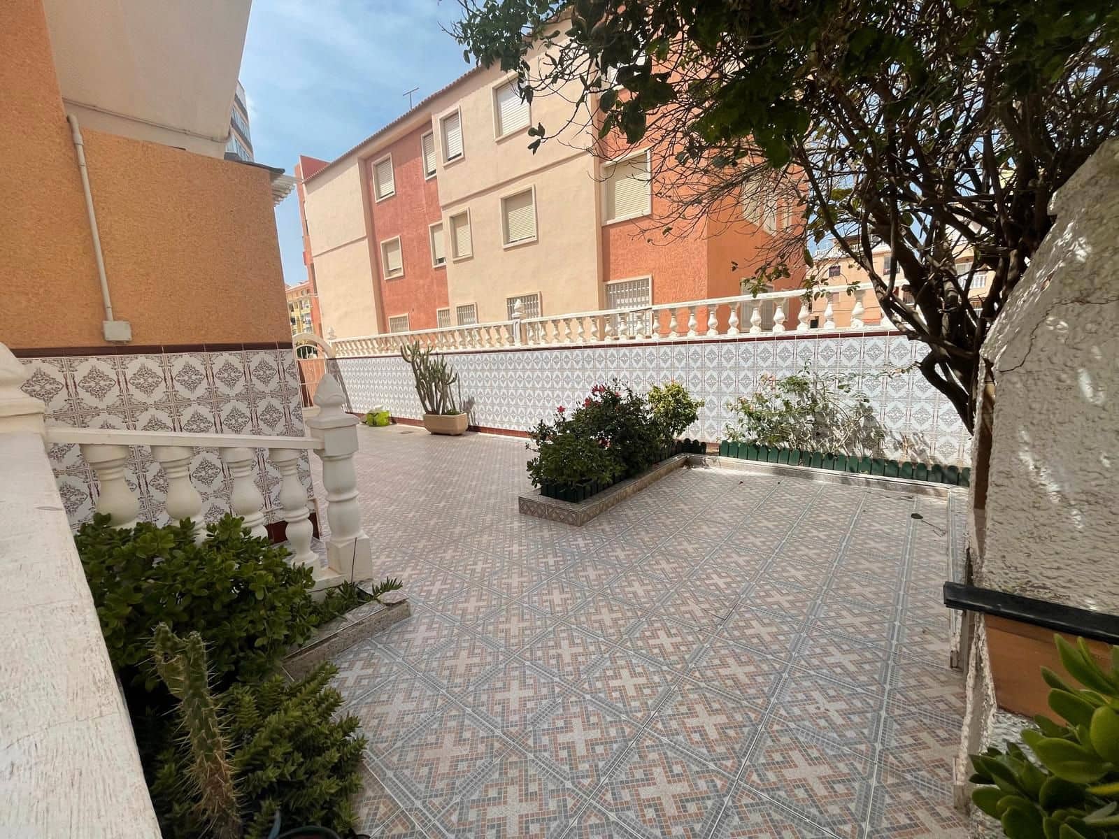 2 sovrum Lägenhet till salu i Torrevieja - 162 000 € (Ref: 8960749)