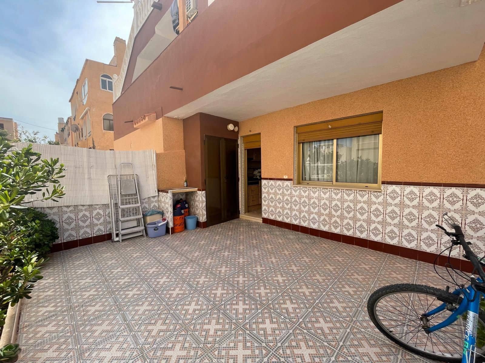2 sovrum Lägenhet till salu i Torrevieja - 162 000 € (Ref: 8960749)