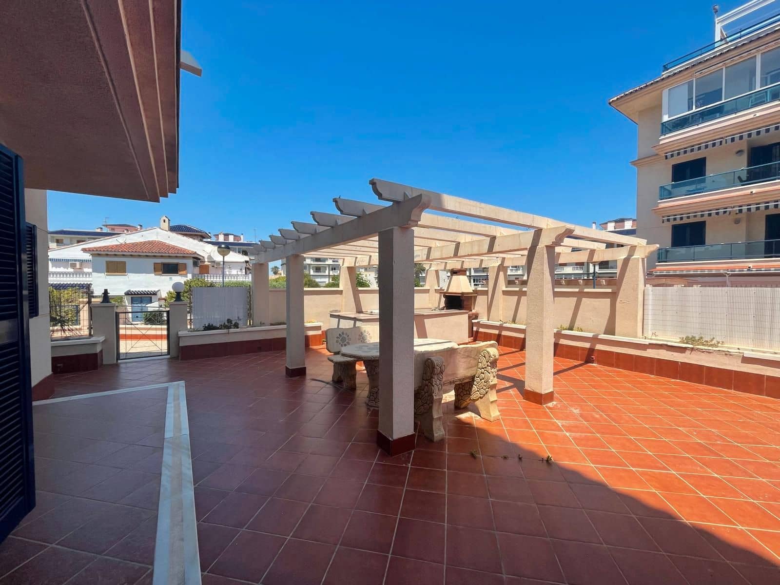 2 soveværelse Lejlighed til salg i Torrevieja med swimmingpool - € 250.000 (Ref: 9031132)