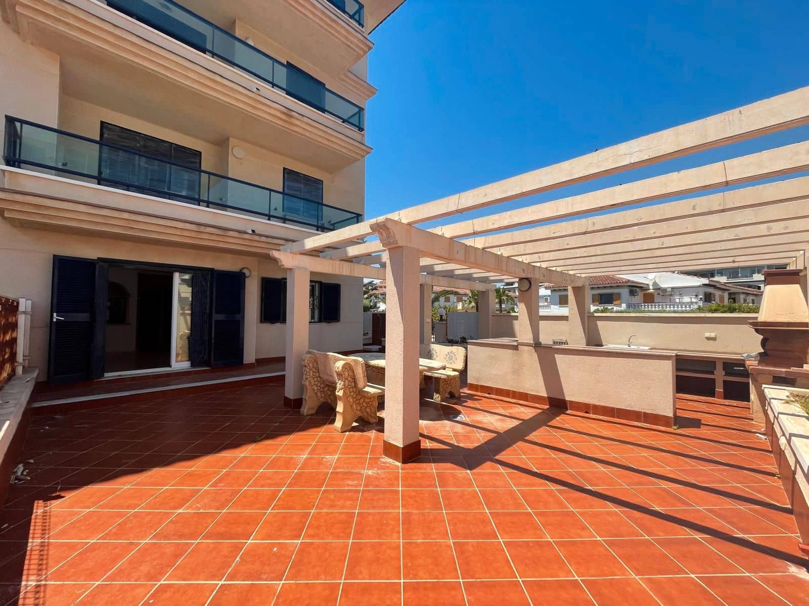 2 soveværelse Lejlighed til salg i Torrevieja med swimmingpool - € 250.000 (Ref: 9031132)