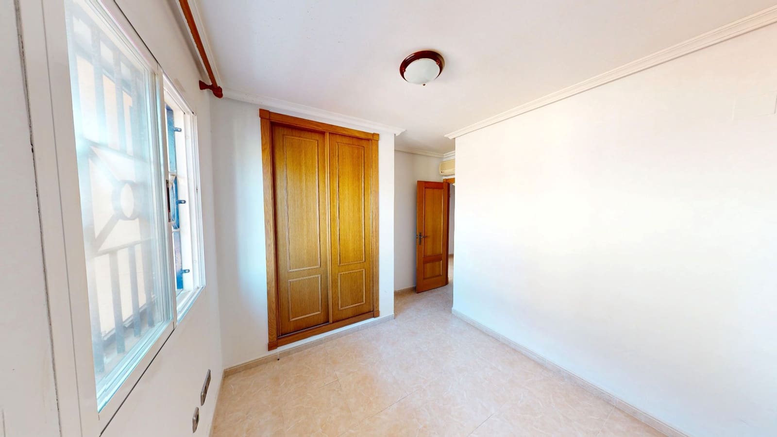 2 soveværelse Lejlighed til salg i Torrevieja med swimmingpool - € 250.000 (Ref: 9031132)