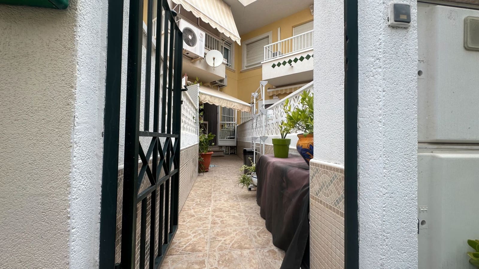 Bungalow til salgs i Santa Pola - € 220 000 (Ref: 9057031)