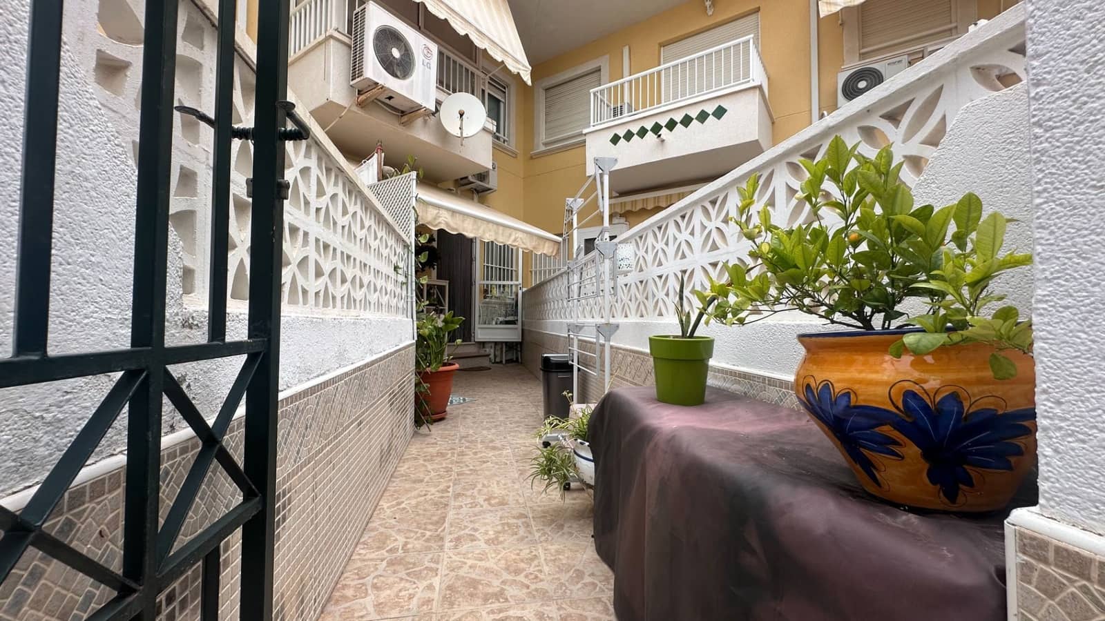 Bungalow til salgs i Santa Pola - € 220 000 (Ref: 9057031)