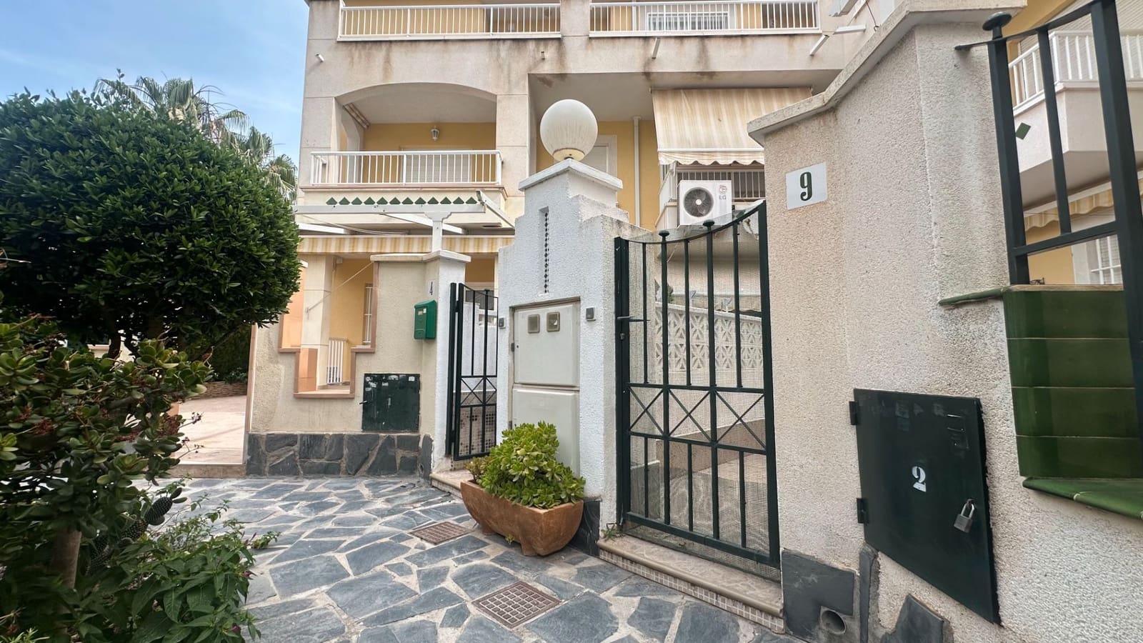 Bungalow til salgs i Santa Pola - € 220 000 (Ref: 9057031)