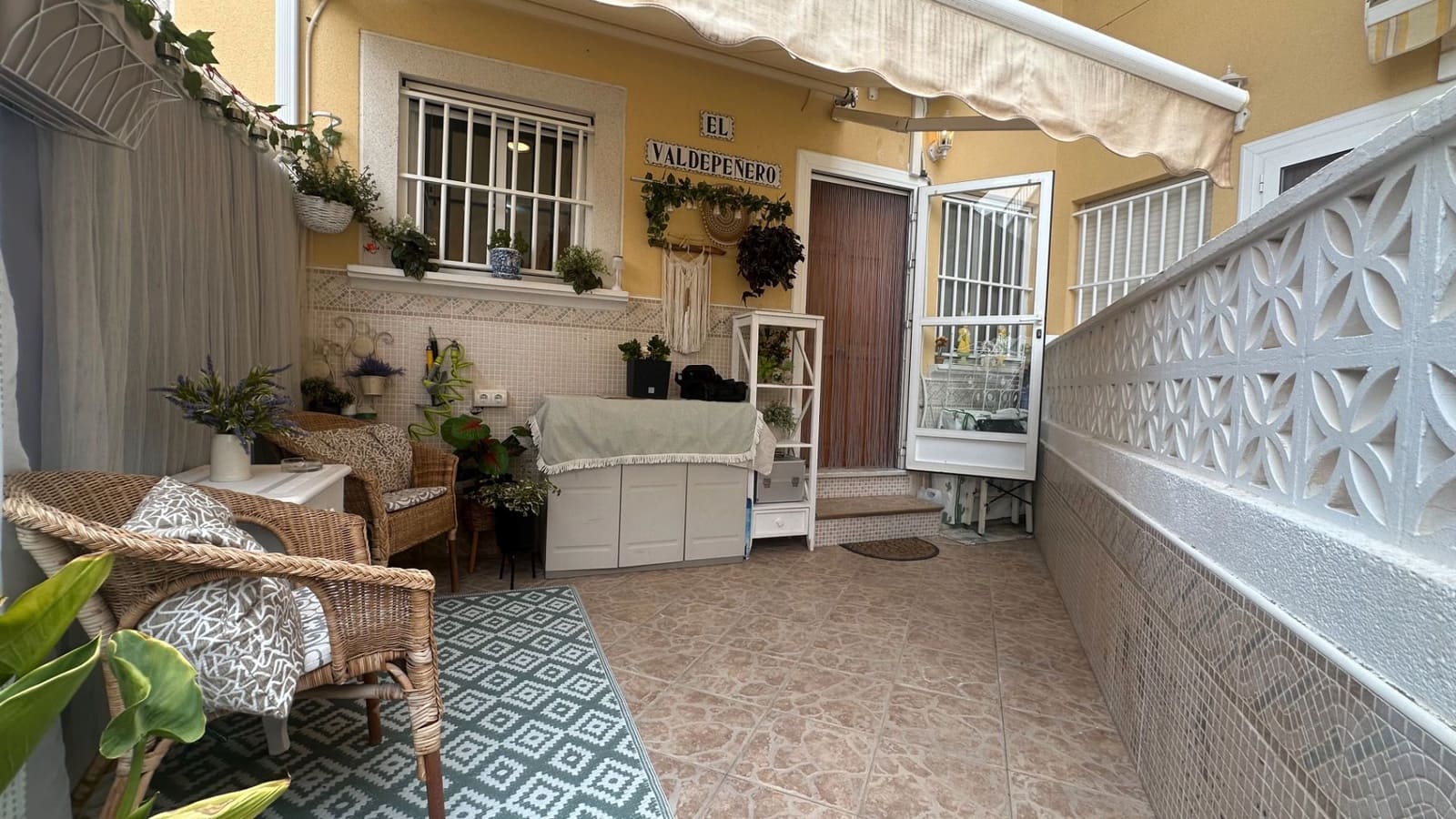 Bungalow til salgs i Santa Pola - € 220 000 (Ref: 9057031)