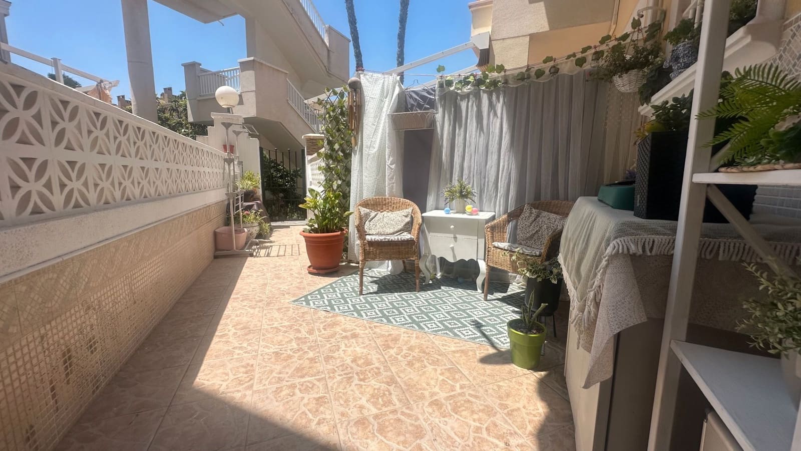 Bungalow til salgs i Santa Pola - € 220 000 (Ref: 9057031)