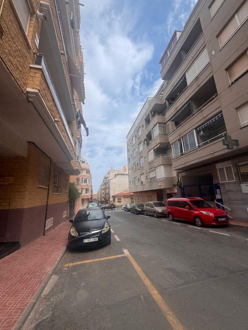 Garagem para venda em Torrevieja - 12 000 € (Ref: 9138660)