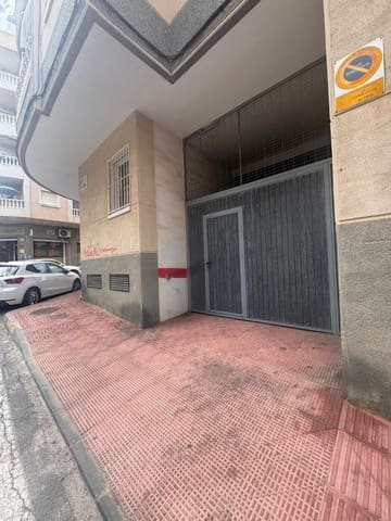 Garage till salu i Avenida Habaneras - Curva de Palangre, Torrevieja - 12 000 € (Ref: 9138660)