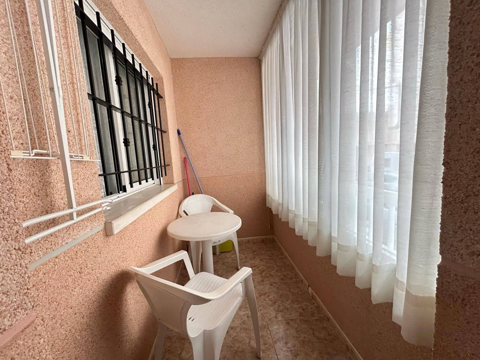 1 makuuhuone Asunto myytävänä paikassa Torrevieja - 99 990 € (Ref: 9142408)