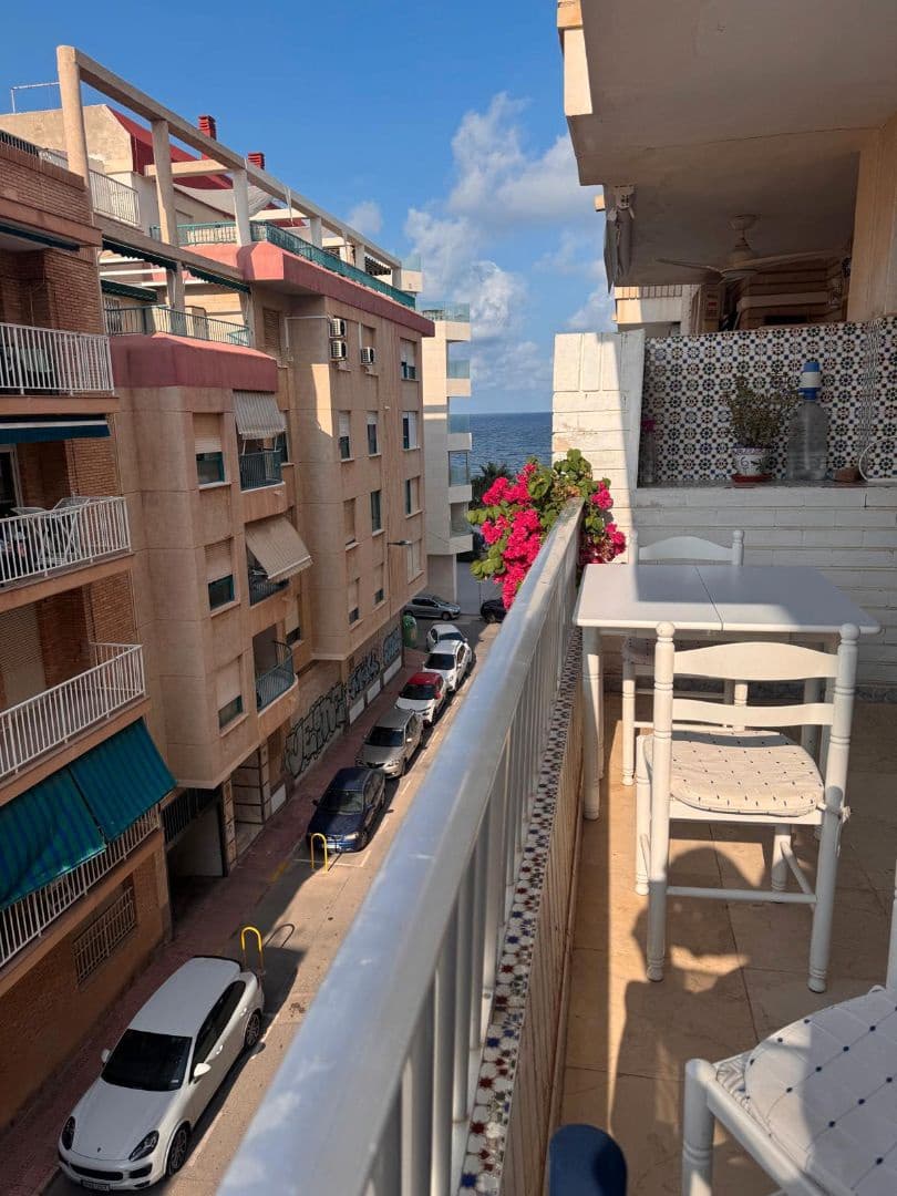 Piso de 3 habitaciones en Torrevieja en venta con garaje - 199.900 € (Ref: 9146446)
