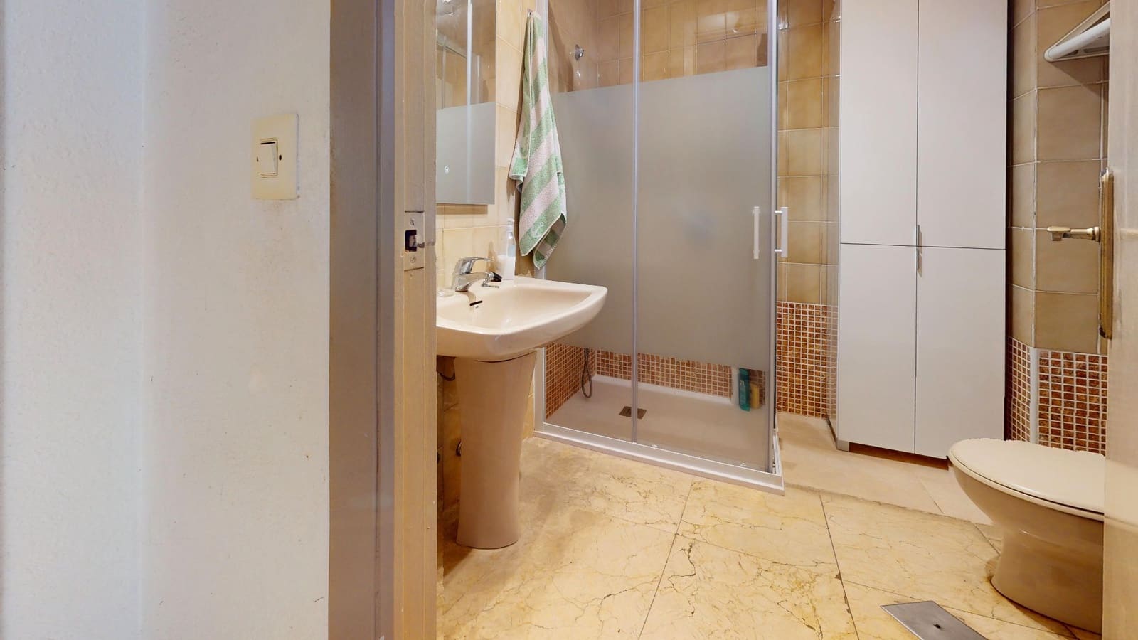 Piso de 3 habitaciones en Torrevieja en venta con garaje - 199.900 € (Ref: 9146446)