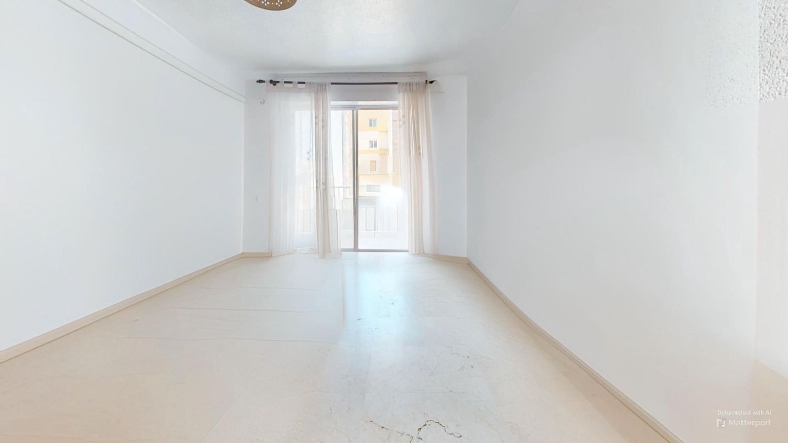 Piso de 3 habitaciones en Torrevieja en venta con garaje - 199.900 € (Ref: 9146446)