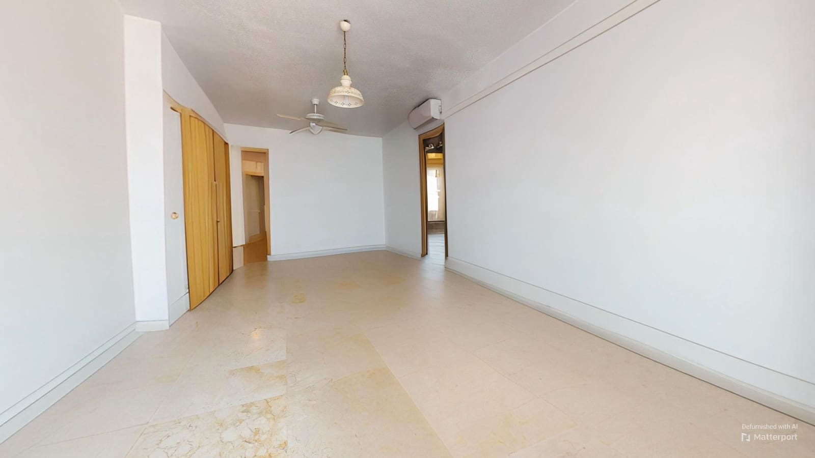 Piso de 3 habitaciones en Torrevieja en venta con garaje - 199.900 € (Ref: 9146446)