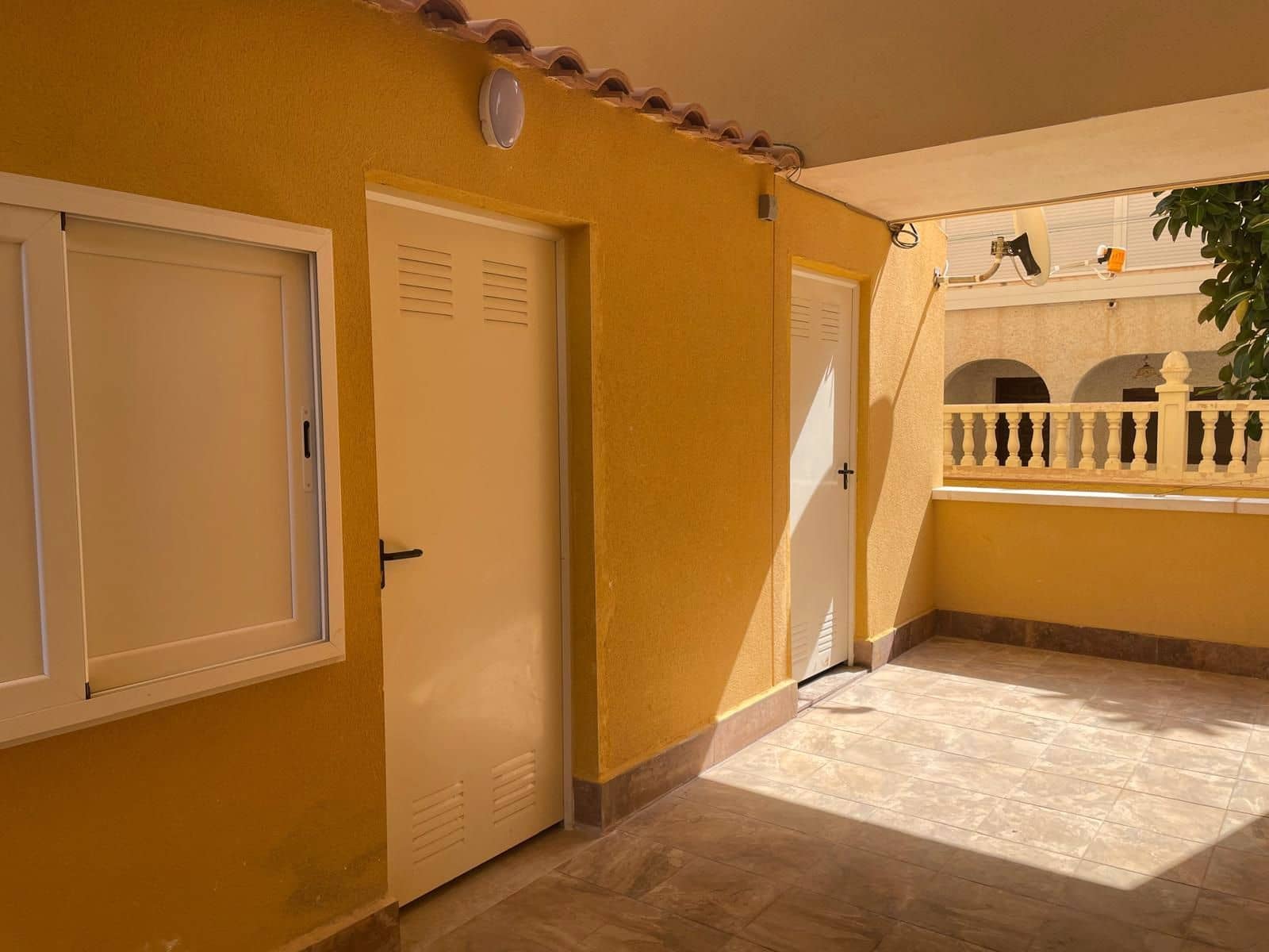 2 soveværelse Lejlighed til salg i Torrevieja med swimmingpool - € 144.900 (Ref: 9163017)