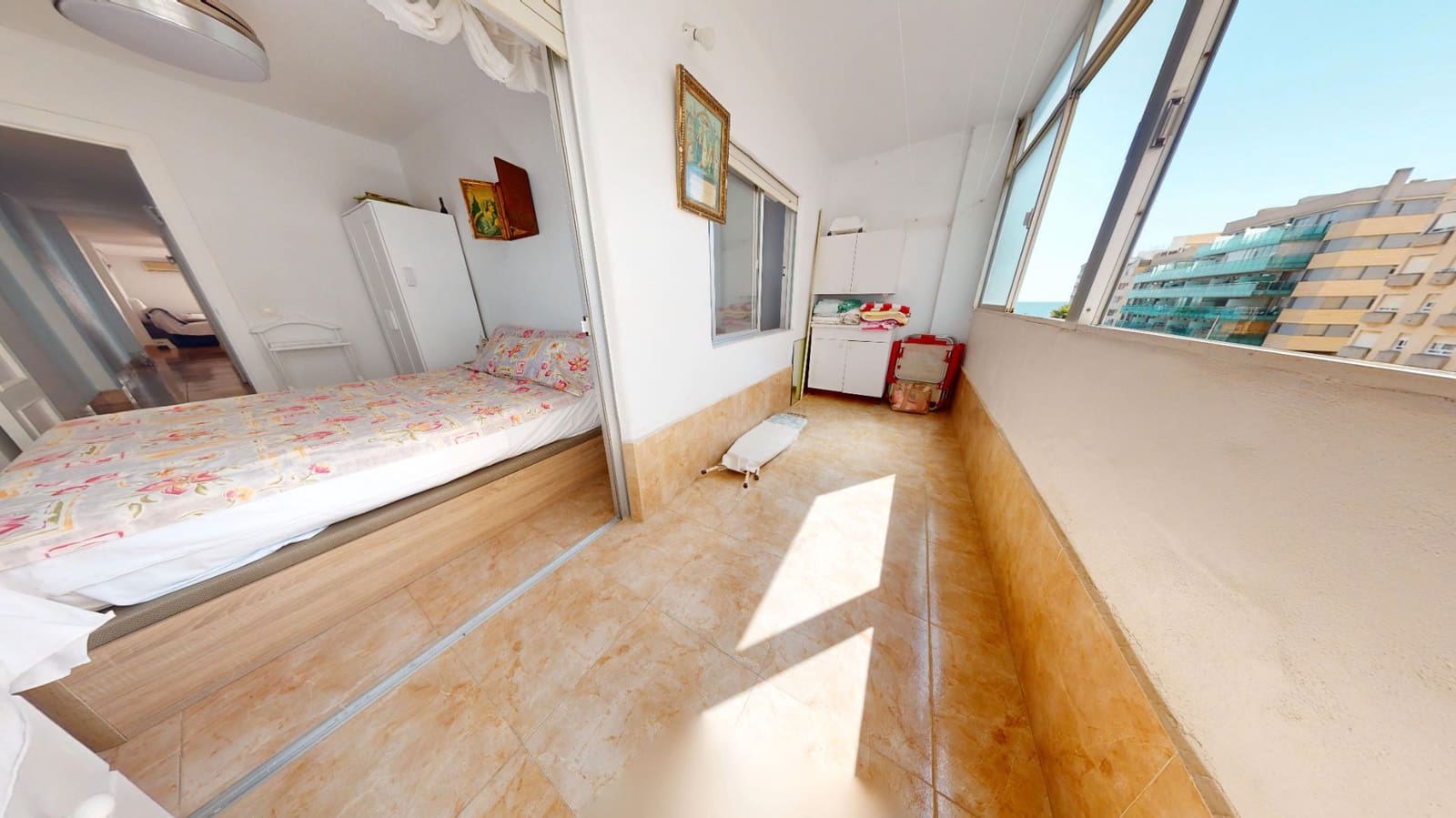 Piso de 3 habitaciones en Torrevieja en venta - 169.900 € (Ref: 9168355)