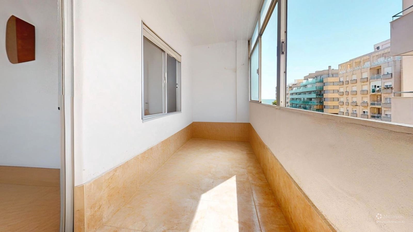 Piso de 3 habitaciones en Torrevieja en venta - 169.900 € (Ref: 9168355)