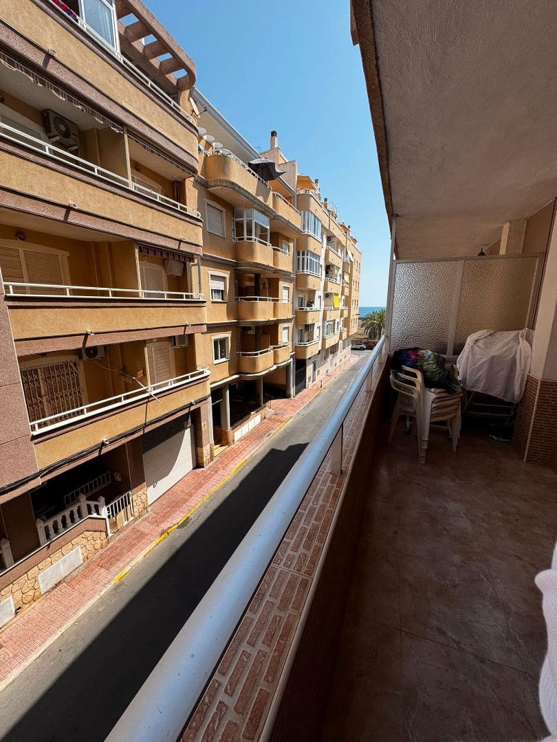 Piso de 3 habitaciones en Torrevieja en venta - 169.900 € (Ref: 9168355)