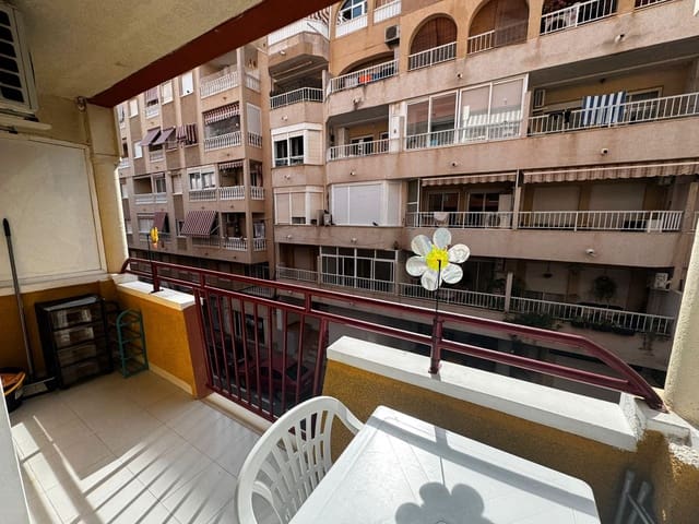 1 makuuhuone Asunto vuokrattavana paikassa Avenida Habaneras - Curva de Palangre, Torrevieja - 700 € (Ref: 9182019)