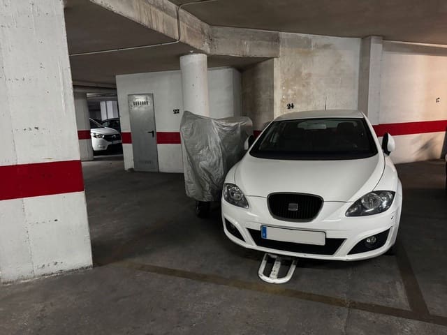 Garage till salu i Avenida Habaneras - Curva de Palangre, Torrevieja - 9 900 € (Ref: 9187359)