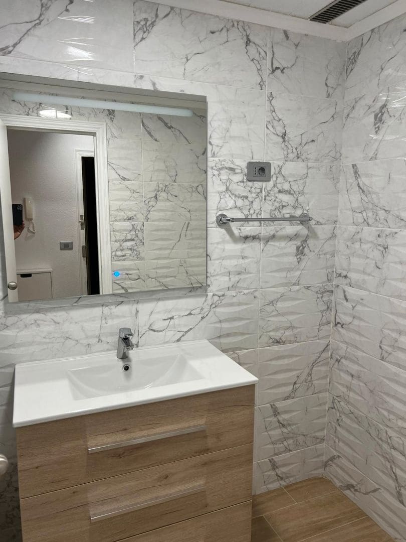 2 makuuhuone Asunto vuokrattavana paikassa Torrevieja mukana uima-altaan - 1 100 € (Ref: 9201603)