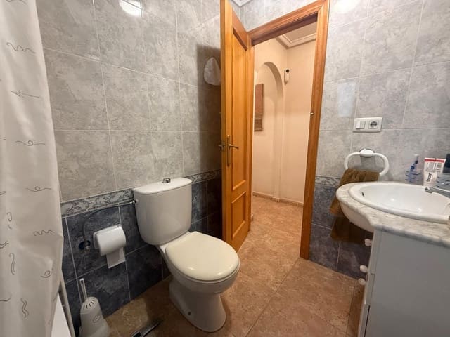 2 quarto Apartamento para venda em Playa de los Locos, Torrevieja com piscina - 130 000 € (Ref: 9223668)