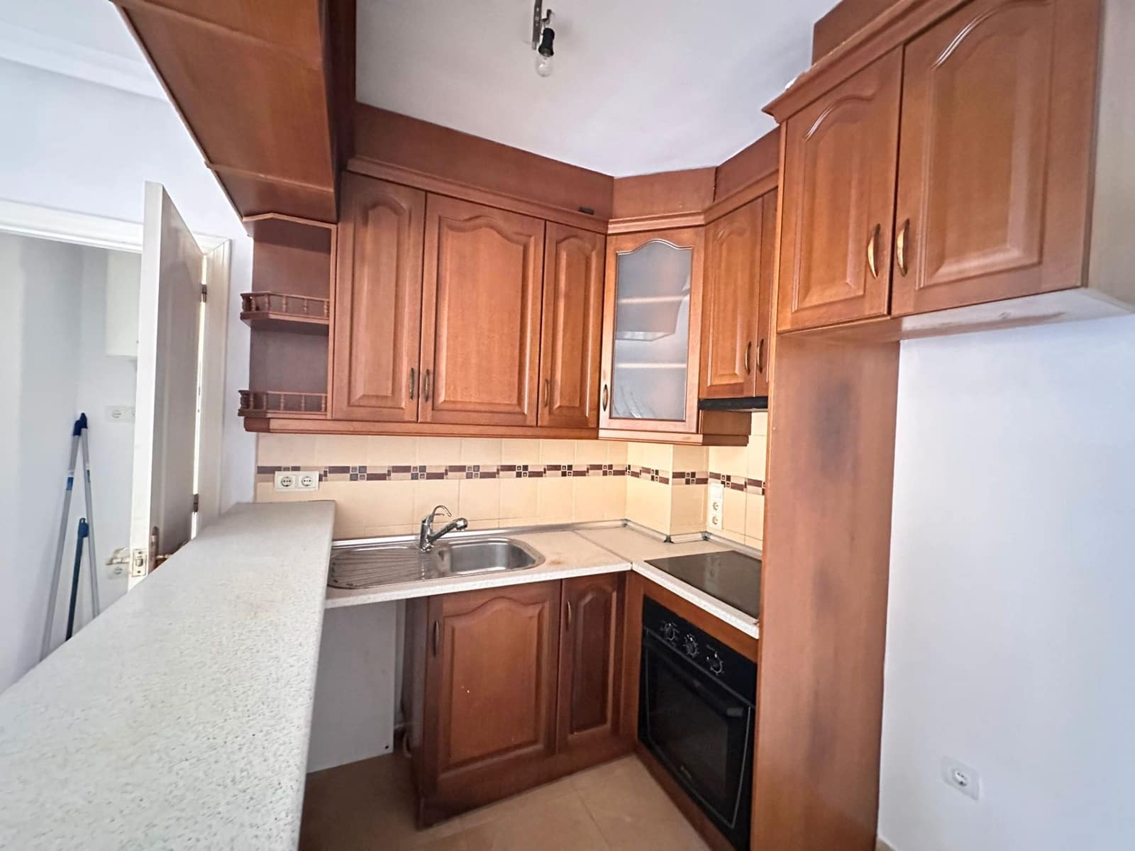 3 makuuhuone Huoneisto myytävänä paikassa Torrevieja mukana uima-altaan - 168 000 € (Ref: 9339249)