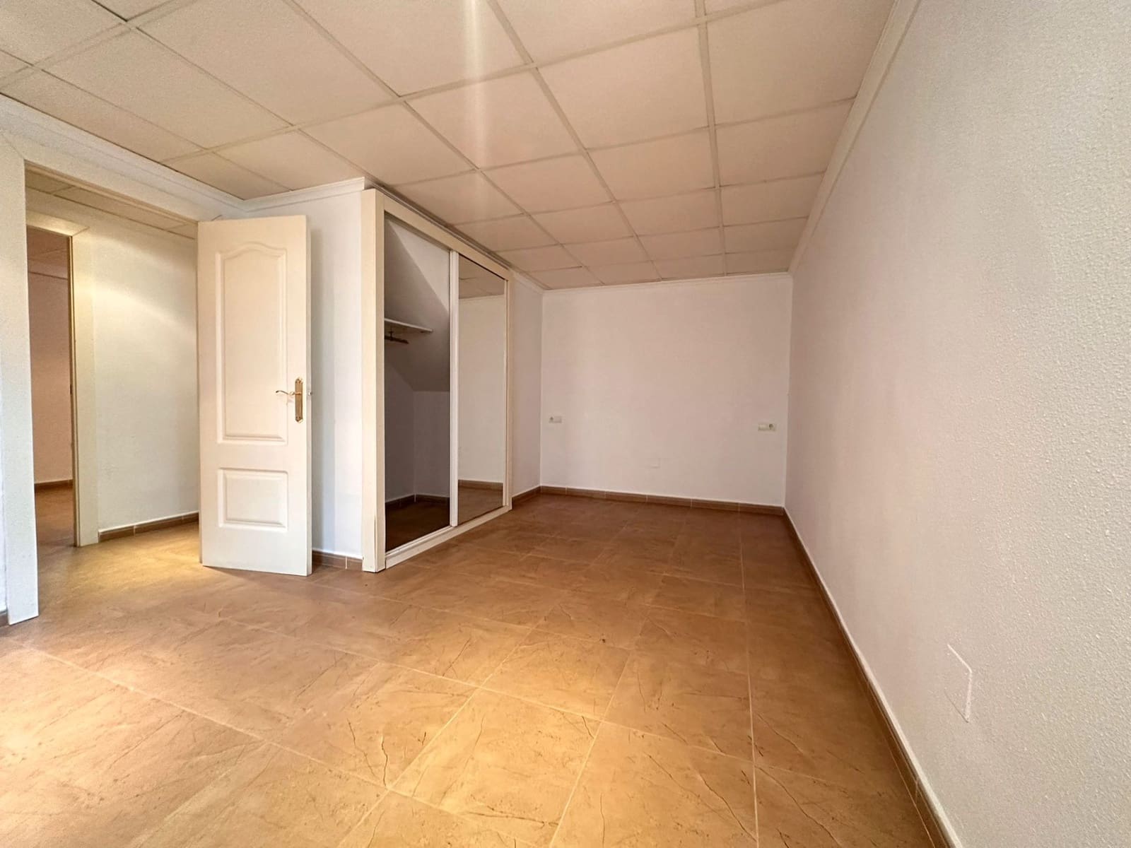 3 makuuhuone Huoneisto myytävänä paikassa Torrevieja mukana uima-altaan - 168 000 € (Ref: 9339249)