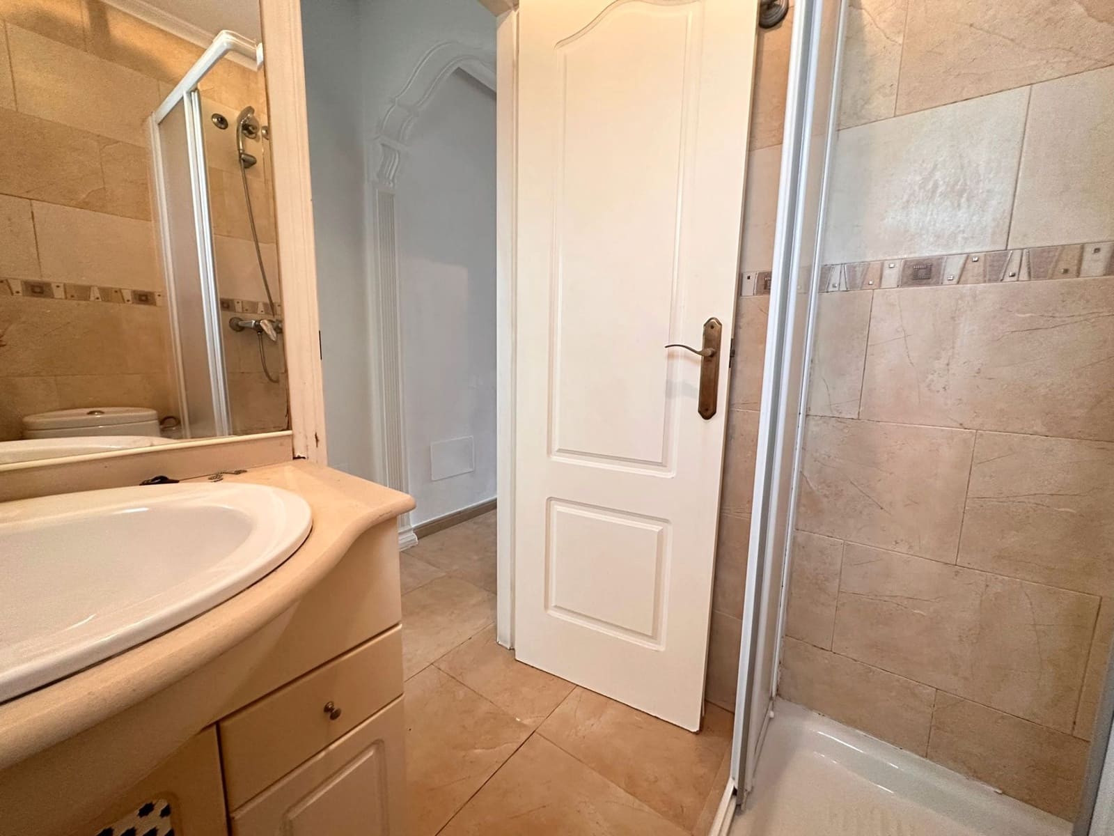 3 makuuhuone Huoneisto myytävänä paikassa Torrevieja mukana uima-altaan - 168 000 € (Ref: 9339249)