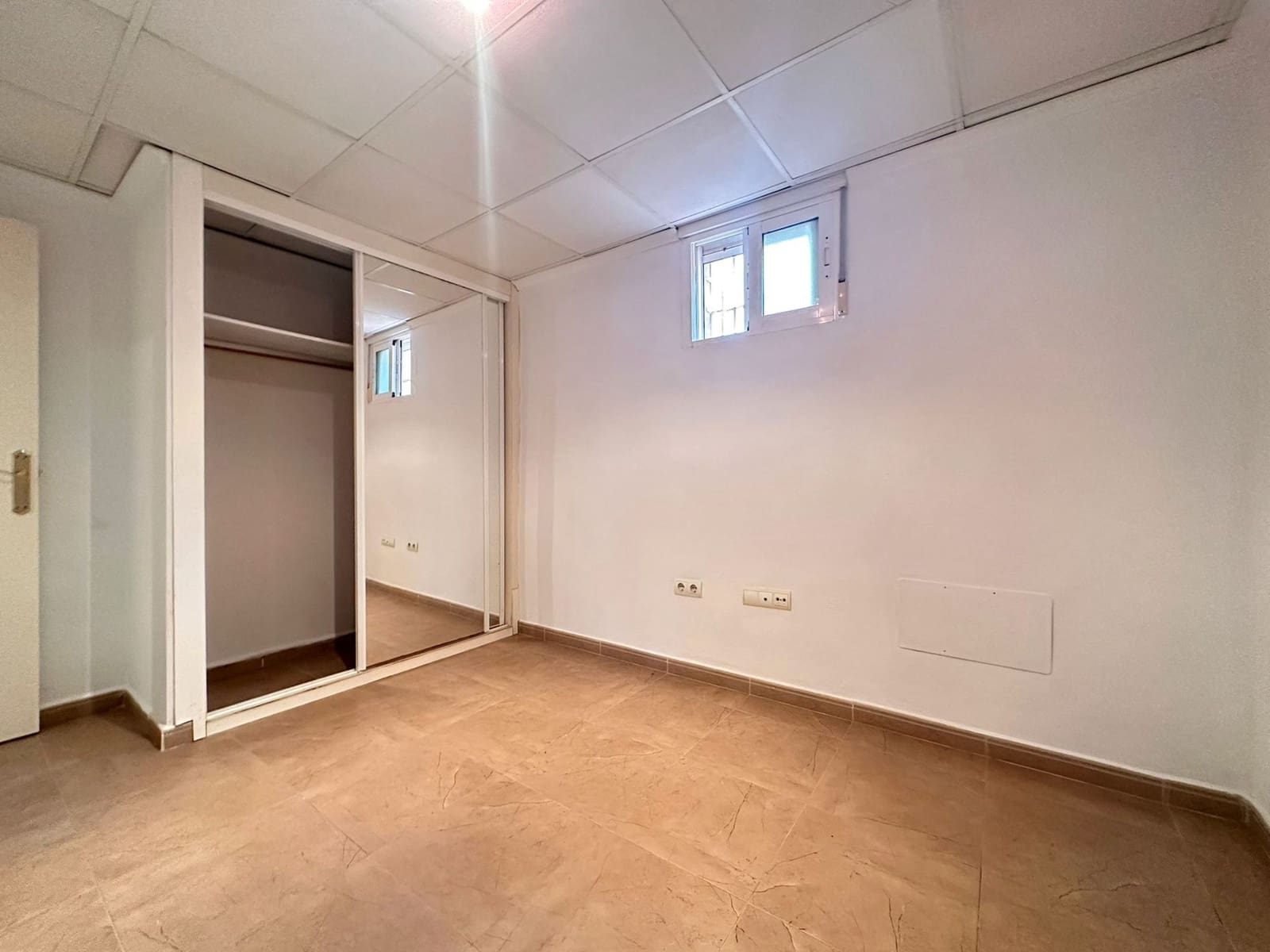 3 makuuhuone Huoneisto myytävänä paikassa Torrevieja mukana uima-altaan - 168 000 € (Ref: 9339249)