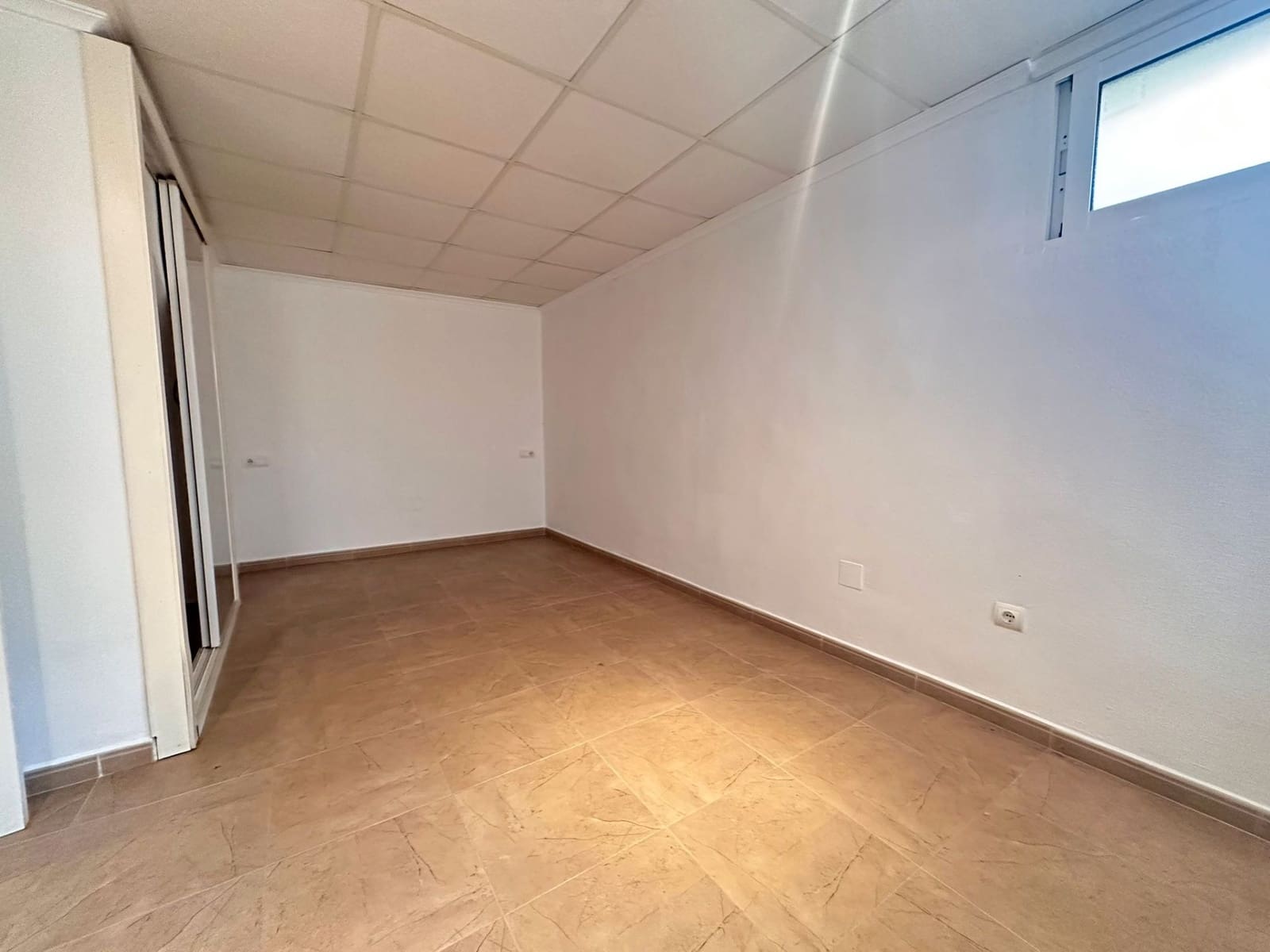 3 makuuhuone Huoneisto myytävänä paikassa Torrevieja mukana uima-altaan - 168 000 € (Ref: 9339249)