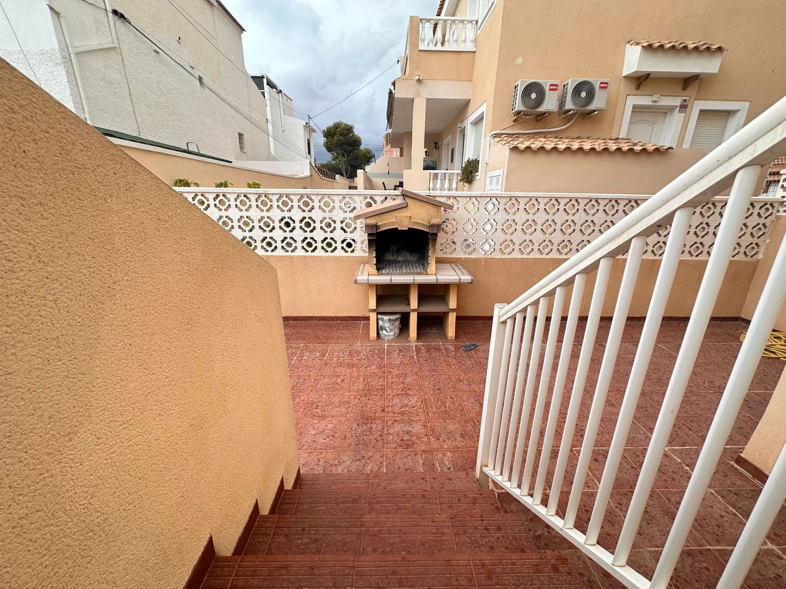 3 makuuhuone Huoneisto myytävänä paikassa Torrevieja mukana uima-altaan - 168 000 € (Ref: 9339249)