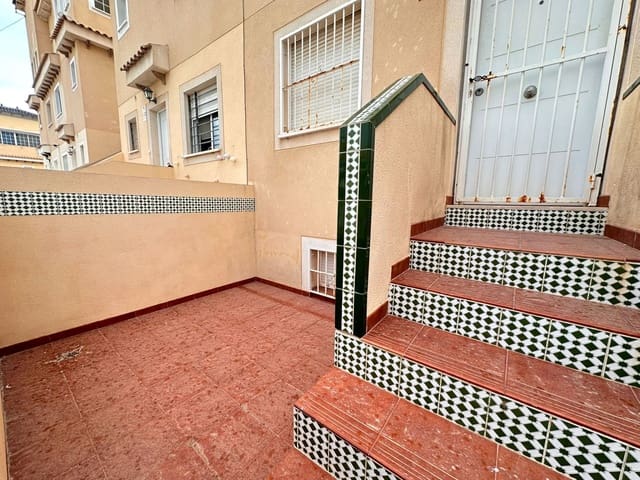 3 makuuhuone Huoneisto myytävänä paikassa Los Frutales, Torrevieja mukana uima-altaan - 168 000 € (Ref: 9339249)