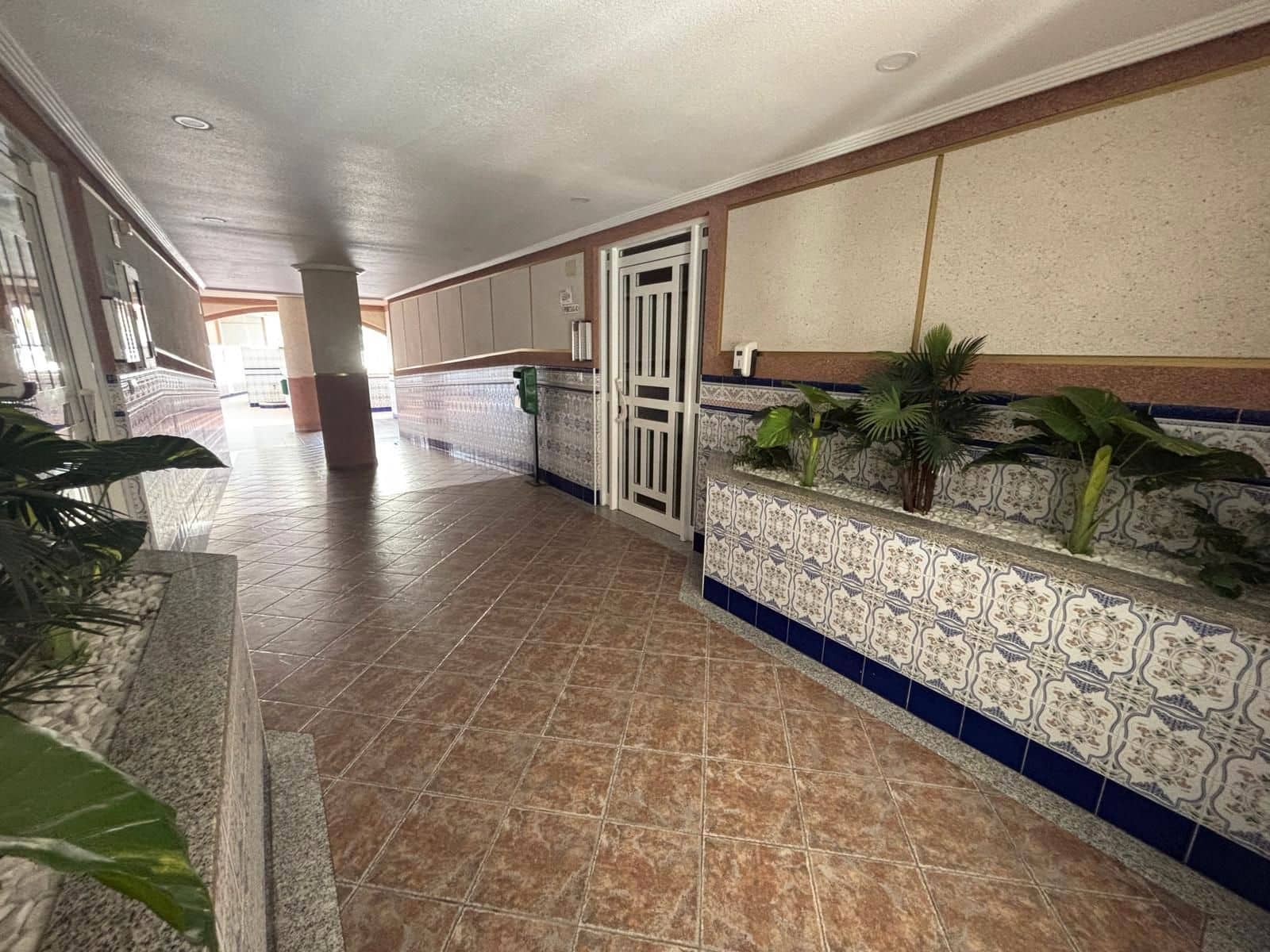 2 makuuhuone Asunto myytävänä paikassa Torrevieja mukana uima-altaan - 178 500 € (Ref: 9343695)