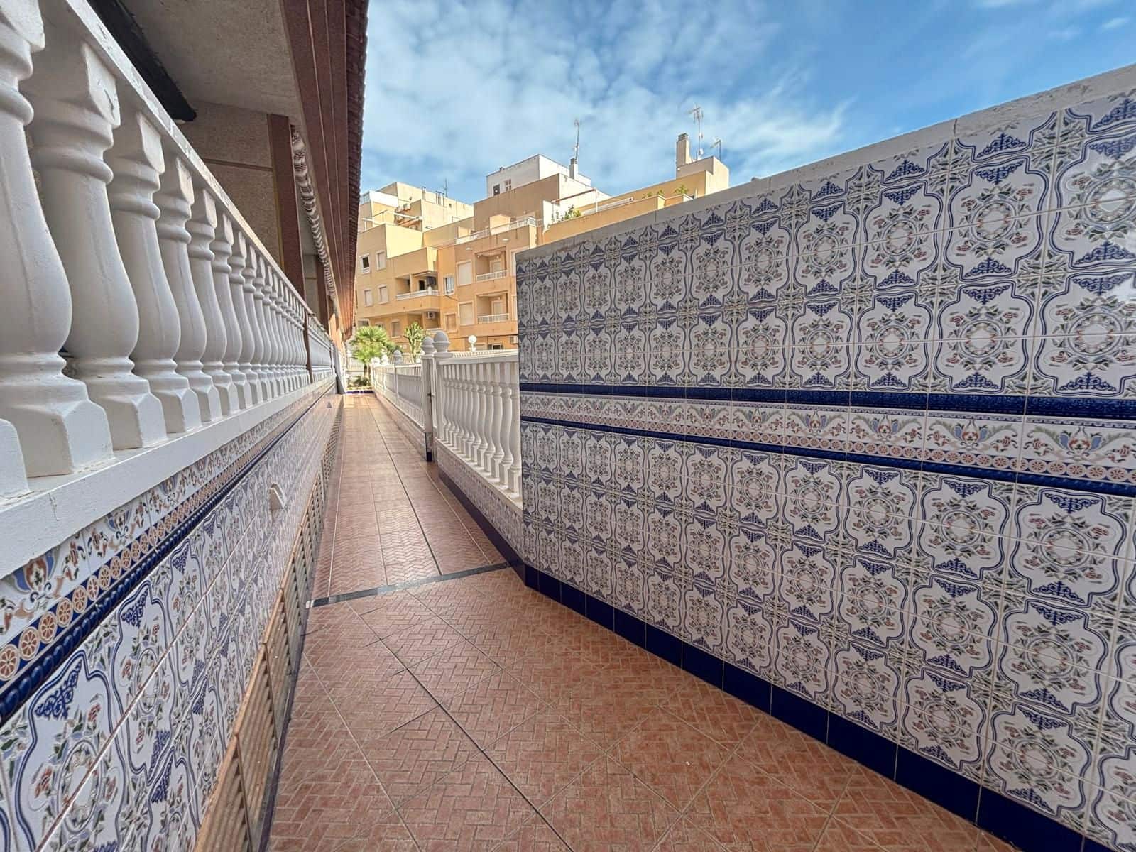 2 makuuhuone Asunto myytävänä paikassa Torrevieja mukana uima-altaan - 178 500 € (Ref: 9343695)