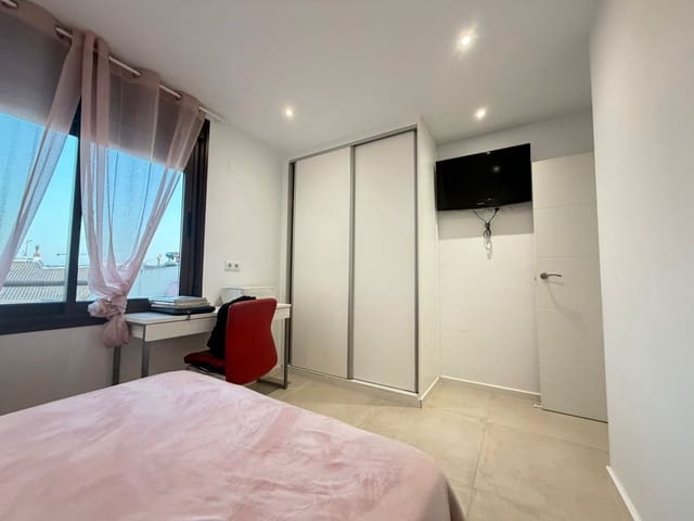 3 quarto Casa em Banda para venda em San Pedro del Pinatar ciudad, San Pedro del Pinatar com piscina - 199 000 € (Ref: 9386416)