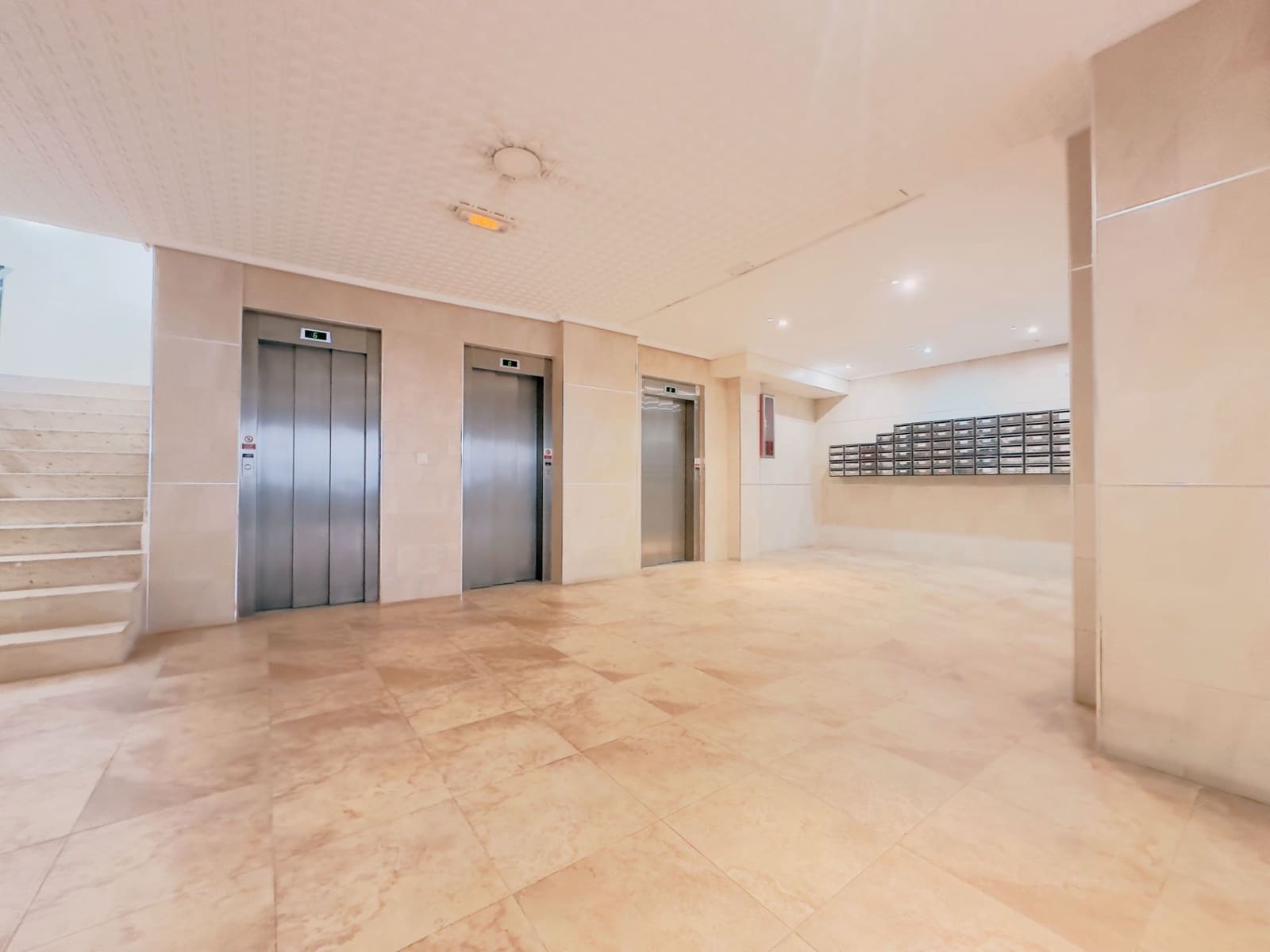 4 sypialnia Apartament przy plaży na sprzedaż w Santa Pola - 195 000 € (Ref: 9454895)