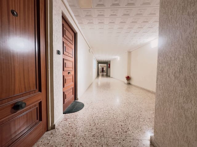 4 bedroom Beach Apartment for sale in Playa Tamarit - Playa Lissa, Santa Pola - € 195,000 (Ref: 9454895)