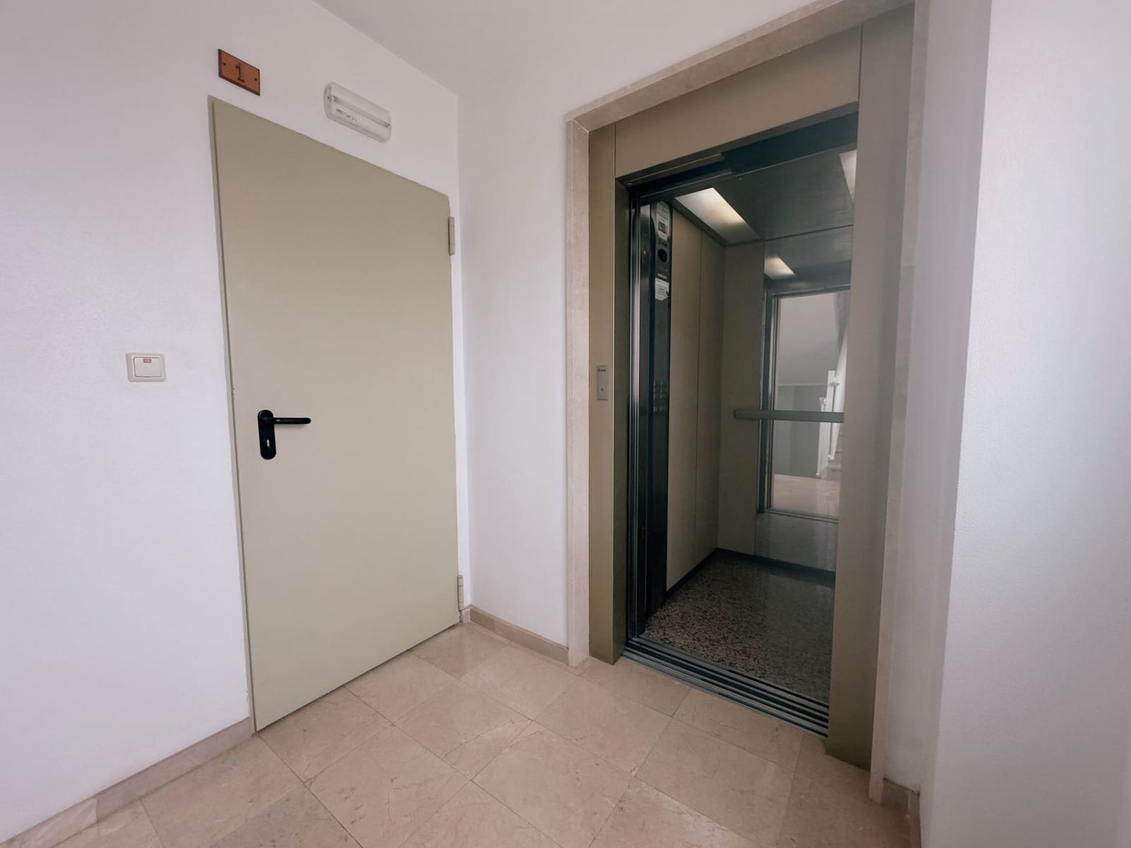 2 makuuhuone Ranta-asunto myytävänä paikassa Elche / Elx mukana uima-altaan - 196 000 € (Ref: 9506760)