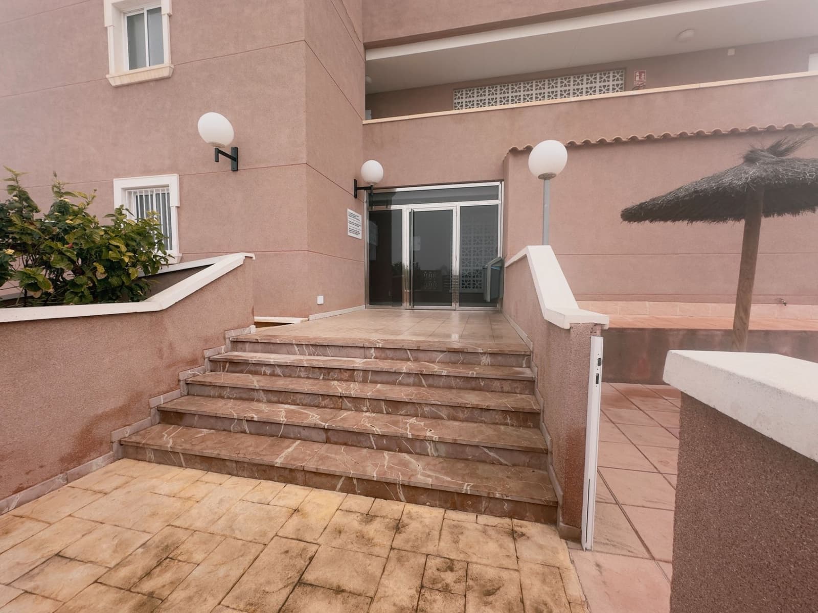 2 makuuhuone Ranta-asunto myytävänä paikassa Elche / Elx mukana uima-altaan - 196 000 € (Ref: 9506760)