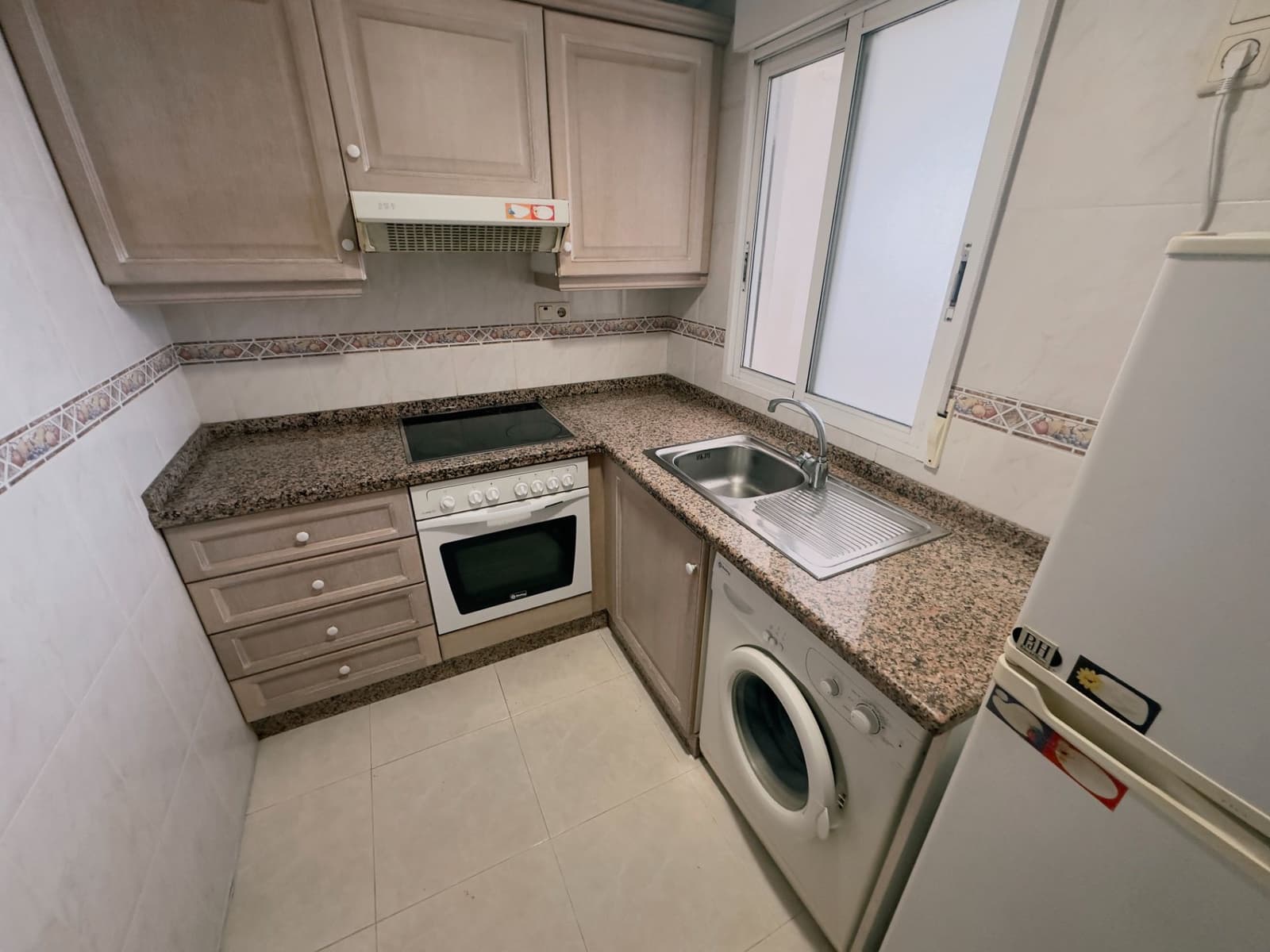 2 makuuhuone Ranta-asunto myytävänä paikassa Elche / Elx mukana uima-altaan - 196 000 € (Ref: 9506760)