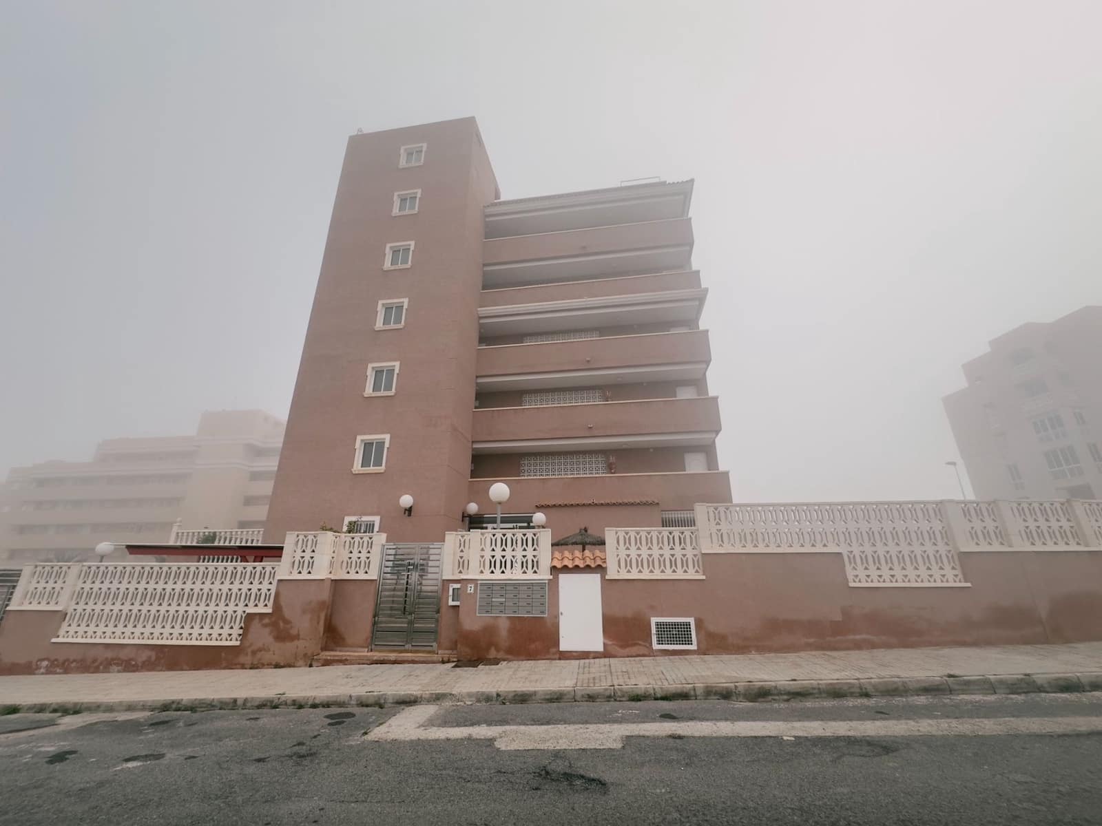 2 makuuhuone Ranta-asunto myytävänä paikassa Elche / Elx mukana uima-altaan - 196 000 € (Ref: 9506760)