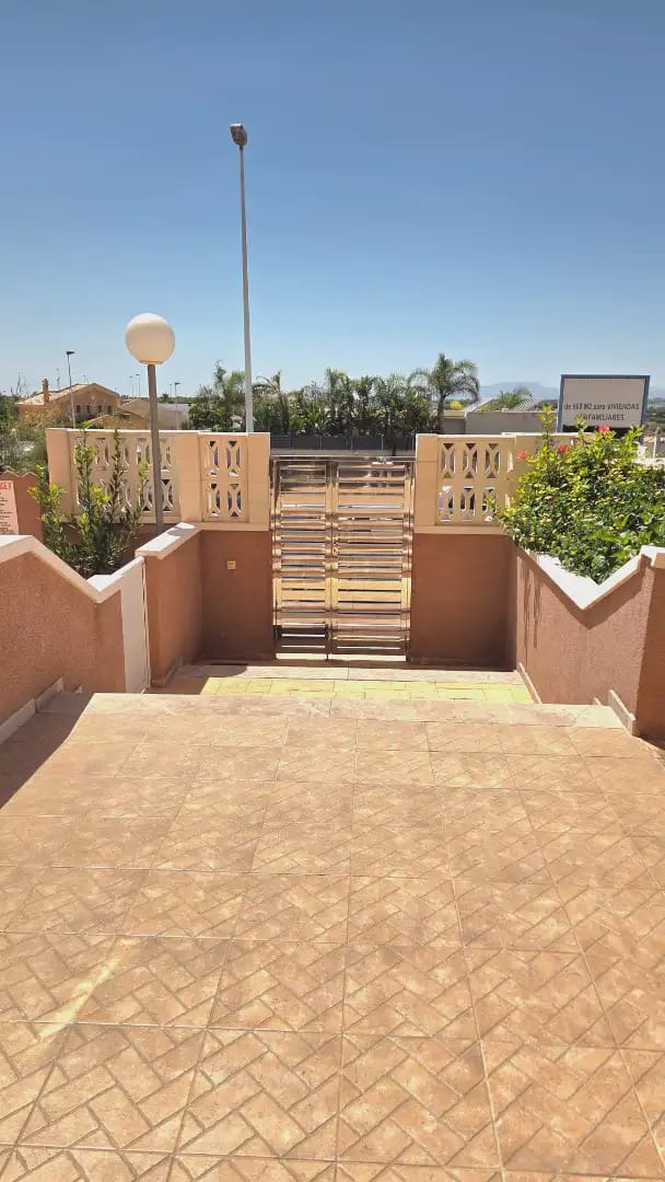 2 bedroom Beach Apartment for sale in Elche / Elx with pool - € 196,000 (Ref: 9506760)