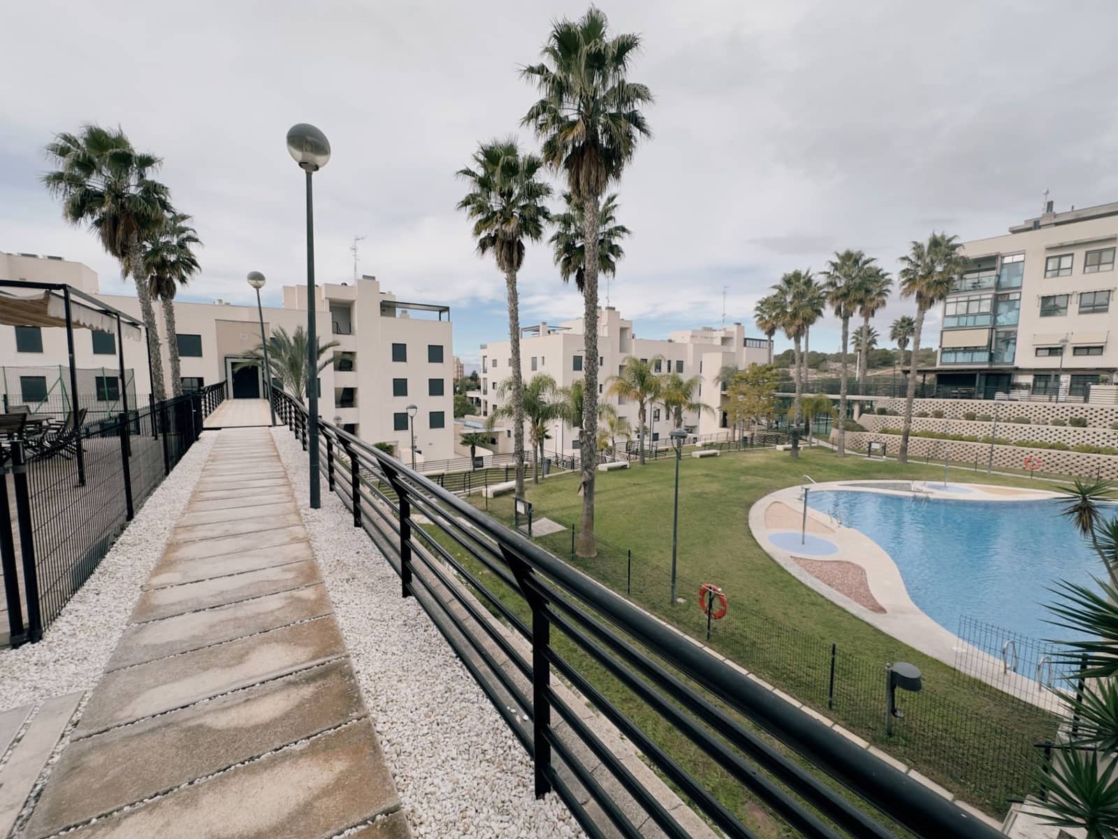 2 soveværelse Lejlighed til salg i Santa Pola med swimmingpool garage - € 250.000 (Ref: 9524955)