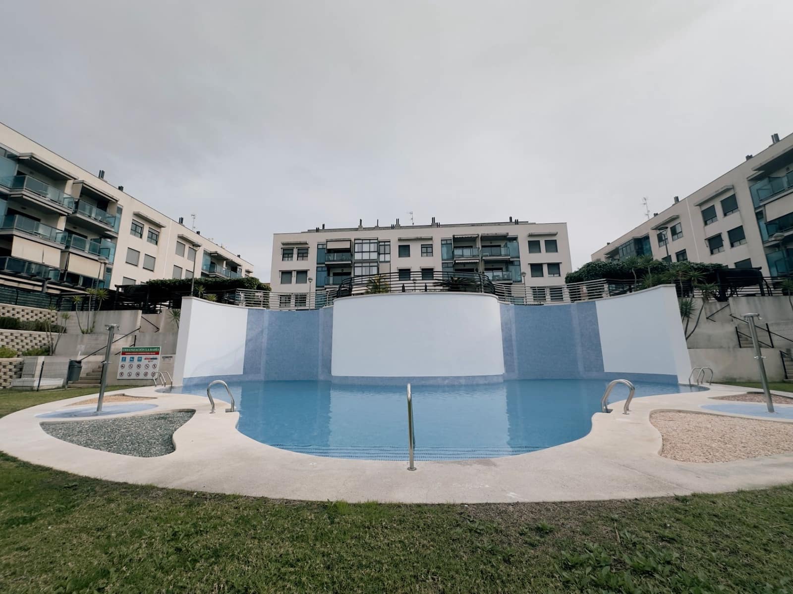 2 soveværelse Lejlighed til salg i Santa Pola med swimmingpool garage - € 250.000 (Ref: 9524955)