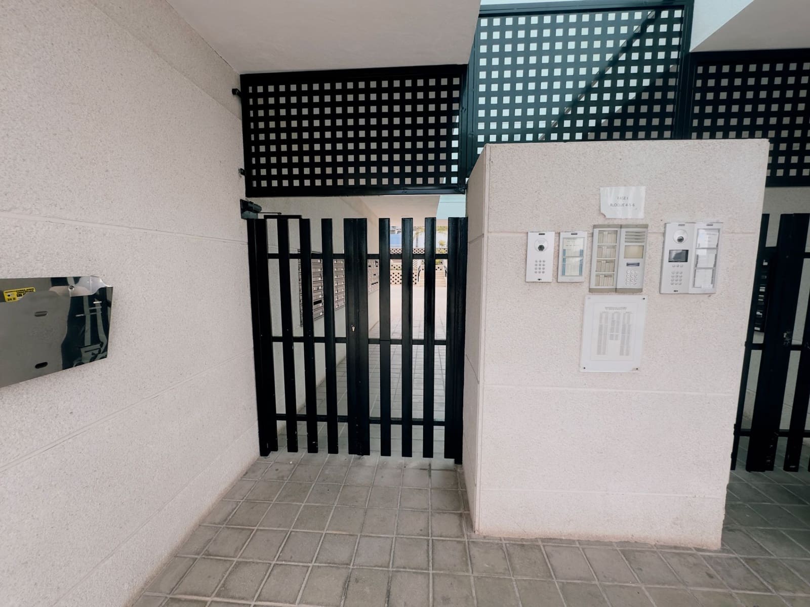 2 soveværelse Lejlighed til salg i Santa Pola med swimmingpool garage - € 250.000 (Ref: 9524955)