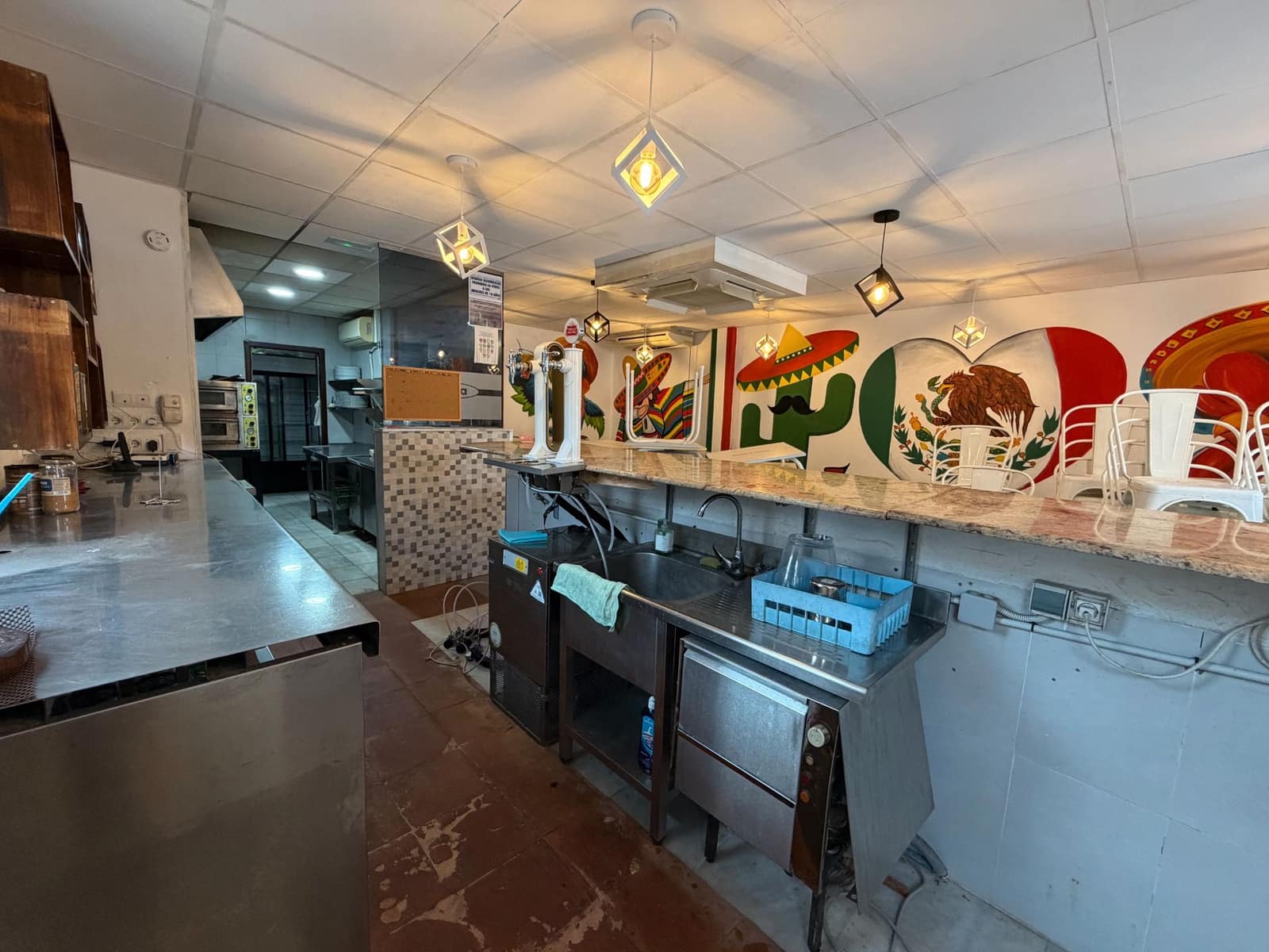 Erhverv til salg i Alicante by - € 187.000 (Ref: 9532529)