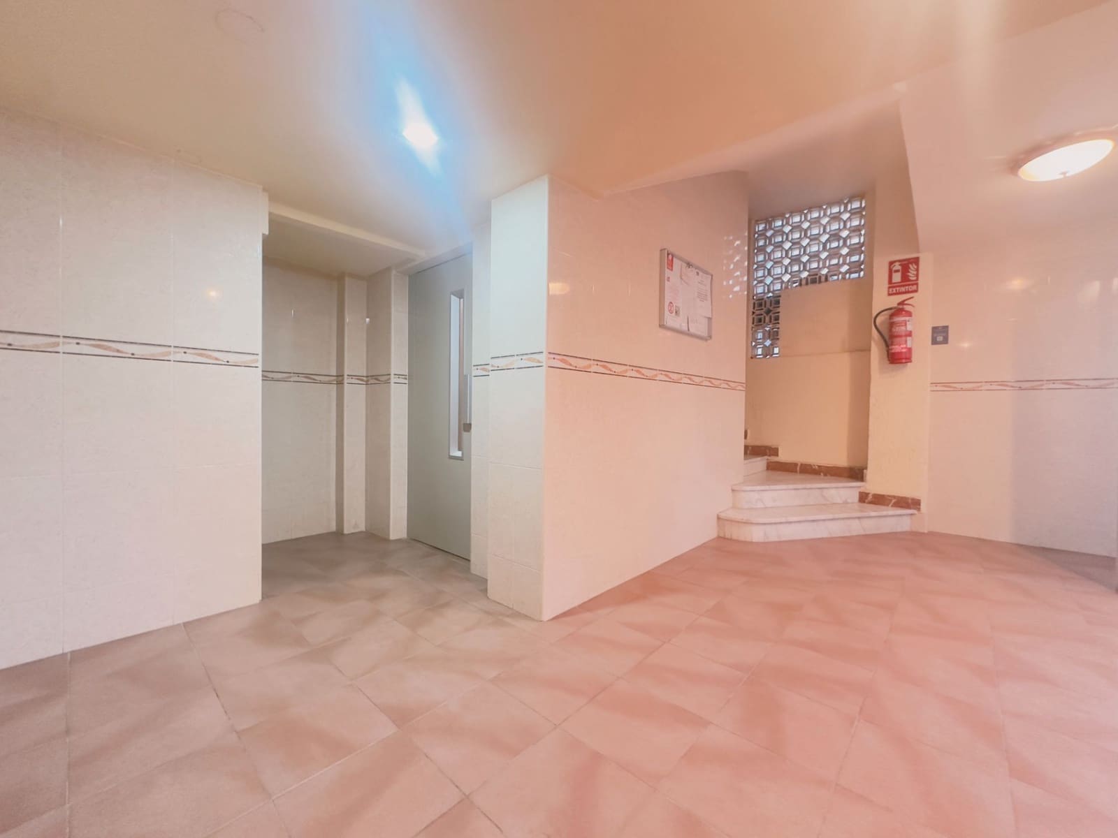 Apartamento de 2 habitaciones en Santa Pola en venta - 130.000 € (Ref: 9532757)