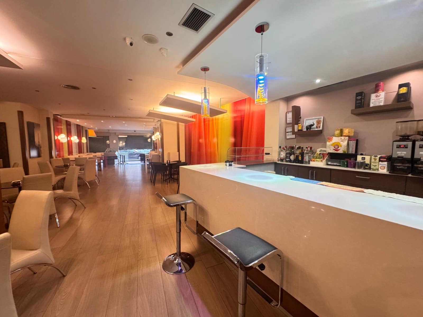 Commercial for sale in Guardamar del Segura - € 850,000 (Ref: 9611934)